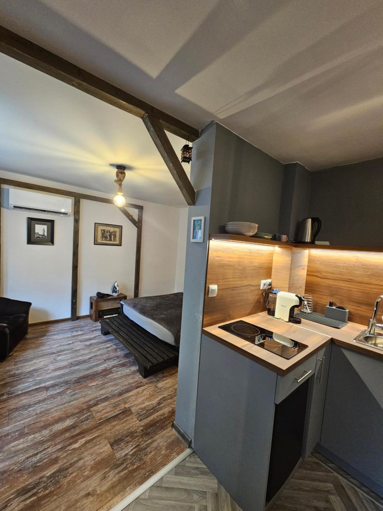 Hot Spot Studio In The Center Софія Екстер'єр фото